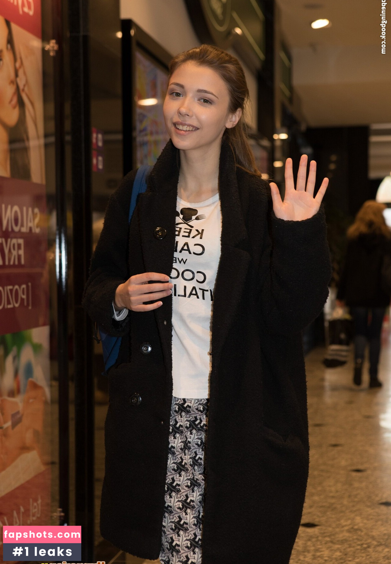 Mila Azul gallery photo #4231