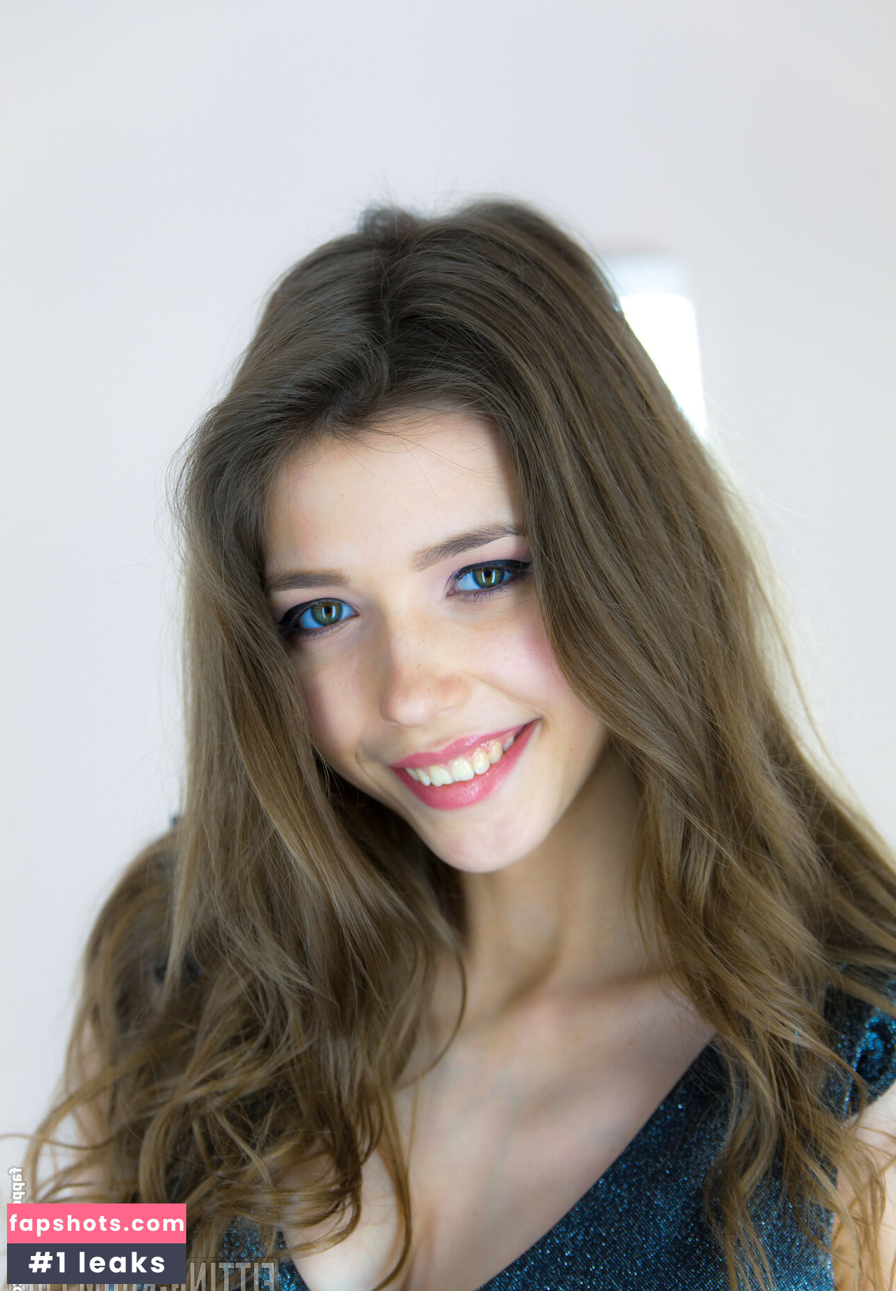 Mila Azul gallery photo #4456