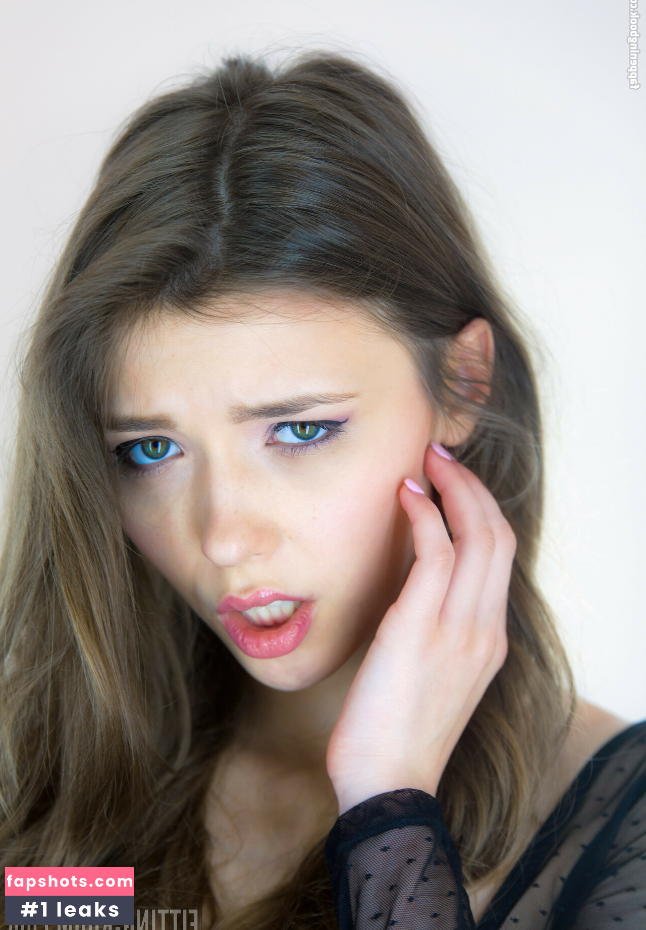 Mila Azul gallery photo #4465