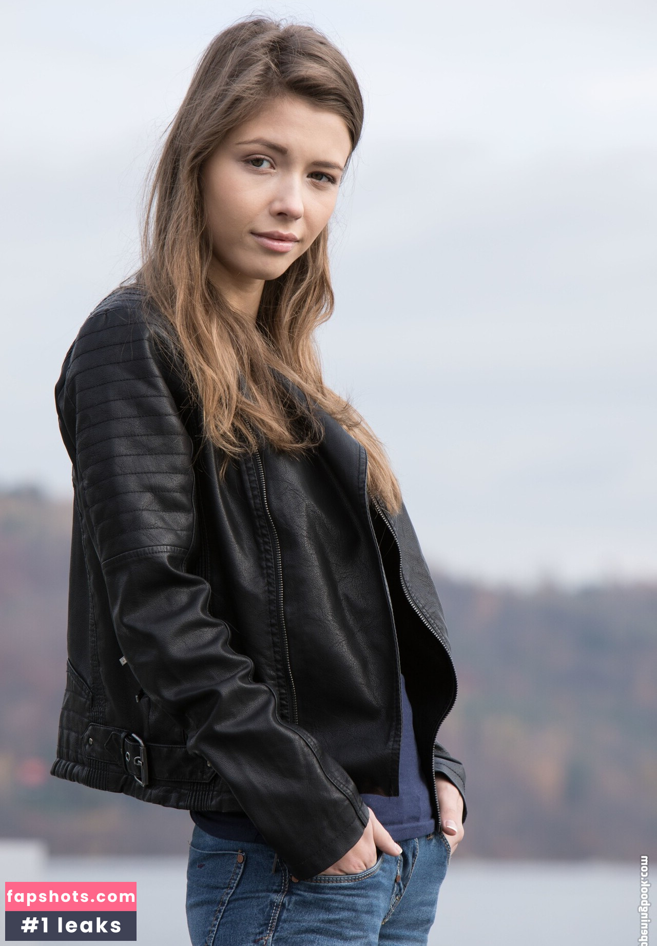 Mila Azul gallery photo #4506