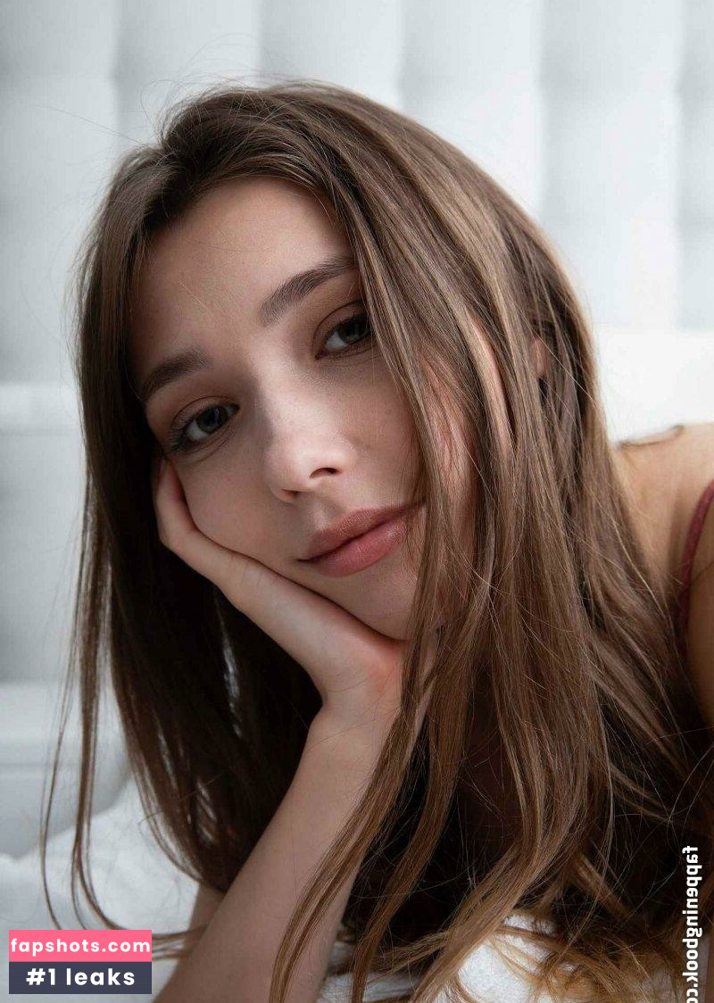 Mila Azul gallery photo #4511