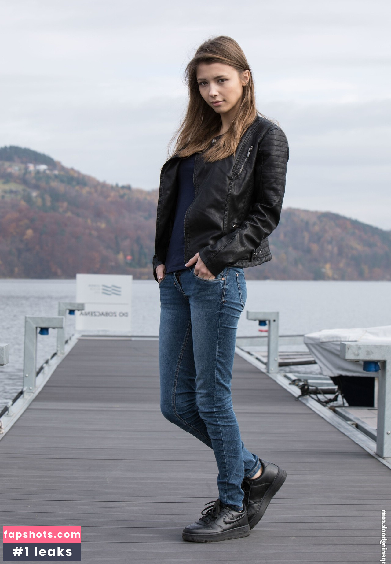 Mila Azul gallery photo #4525