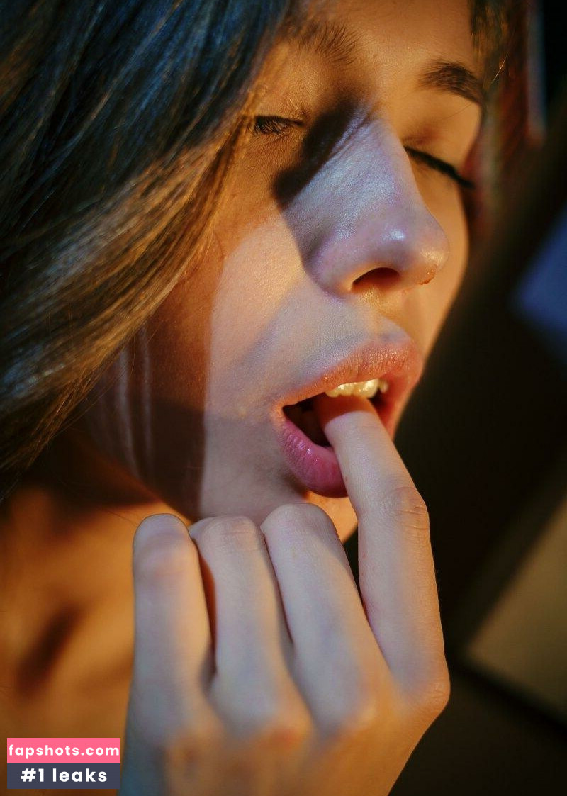 Mila Azul gallery photo #4889