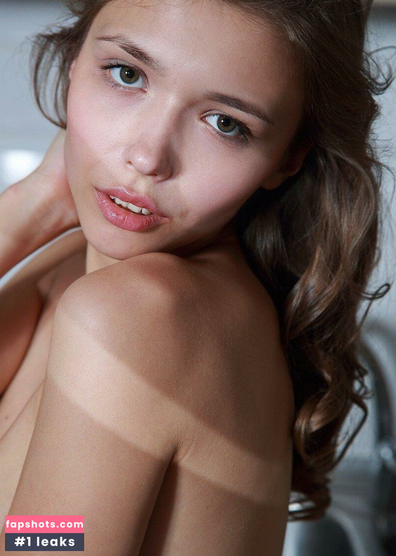 Mila Azul gallery photo #5012