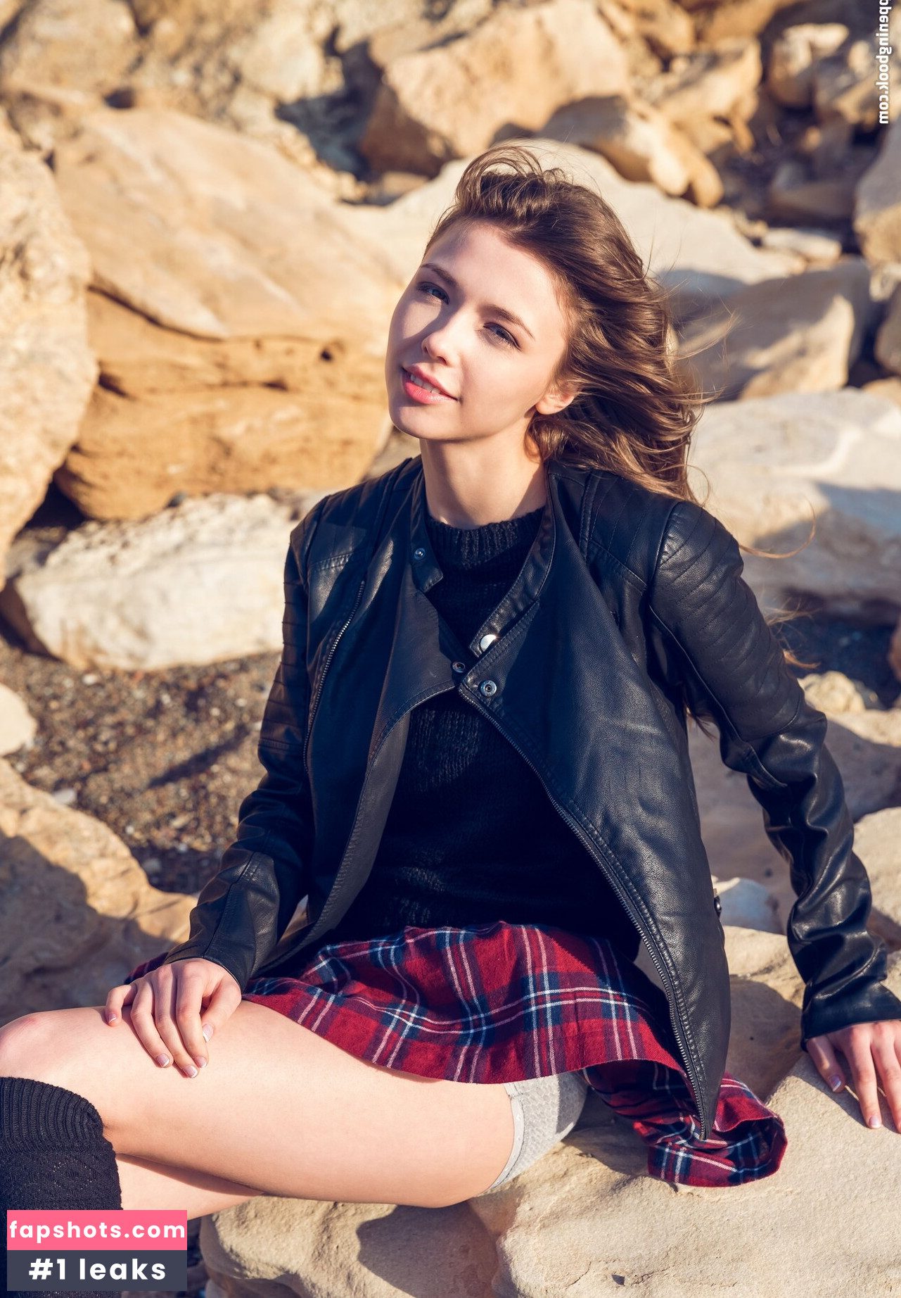 Mila Azul gallery photo #5379