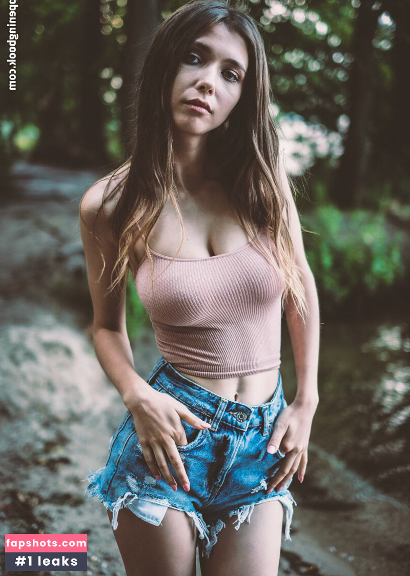 Mila Azul gallery photo #5489