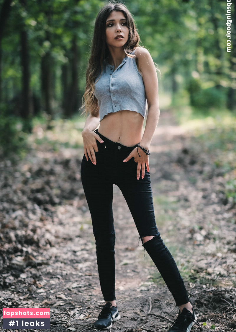 Mila Azul gallery photo #5501