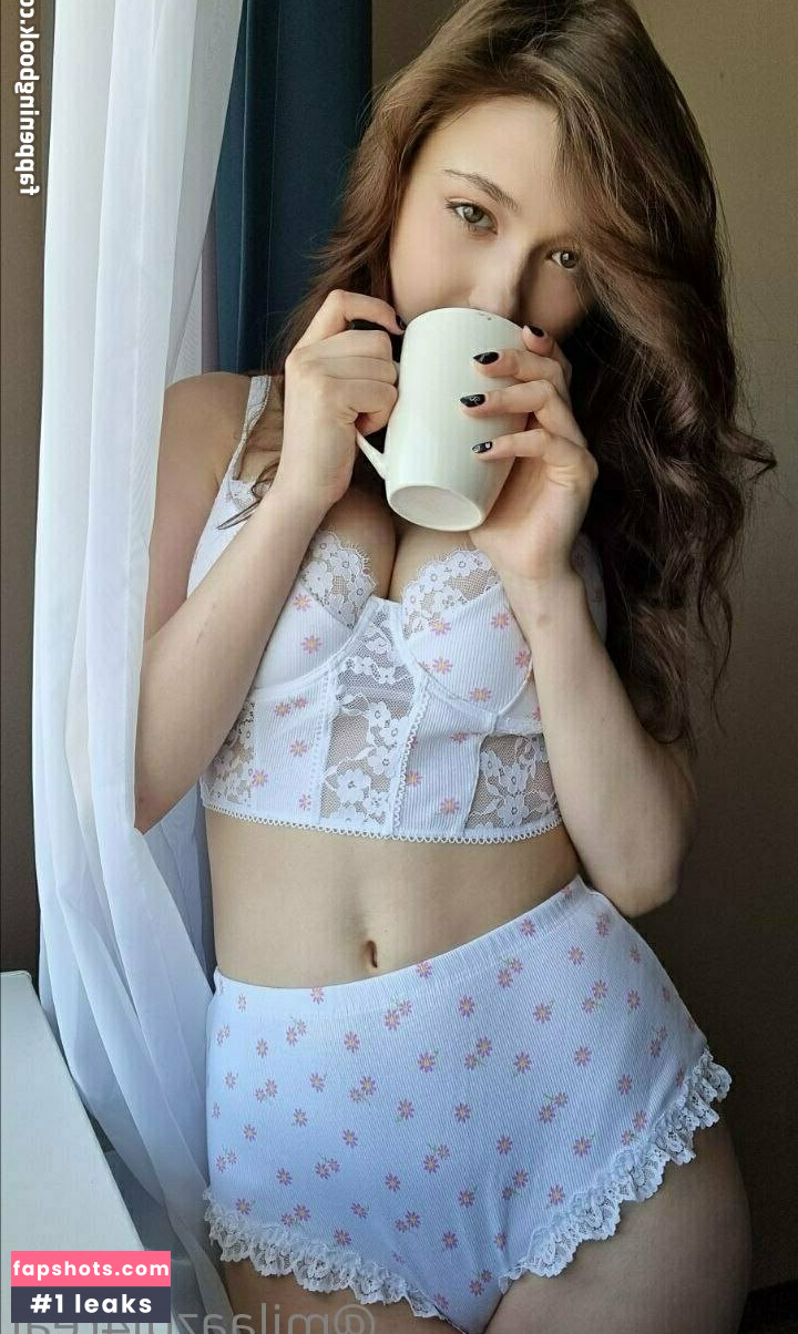 Mila Azul gallery photo #5564