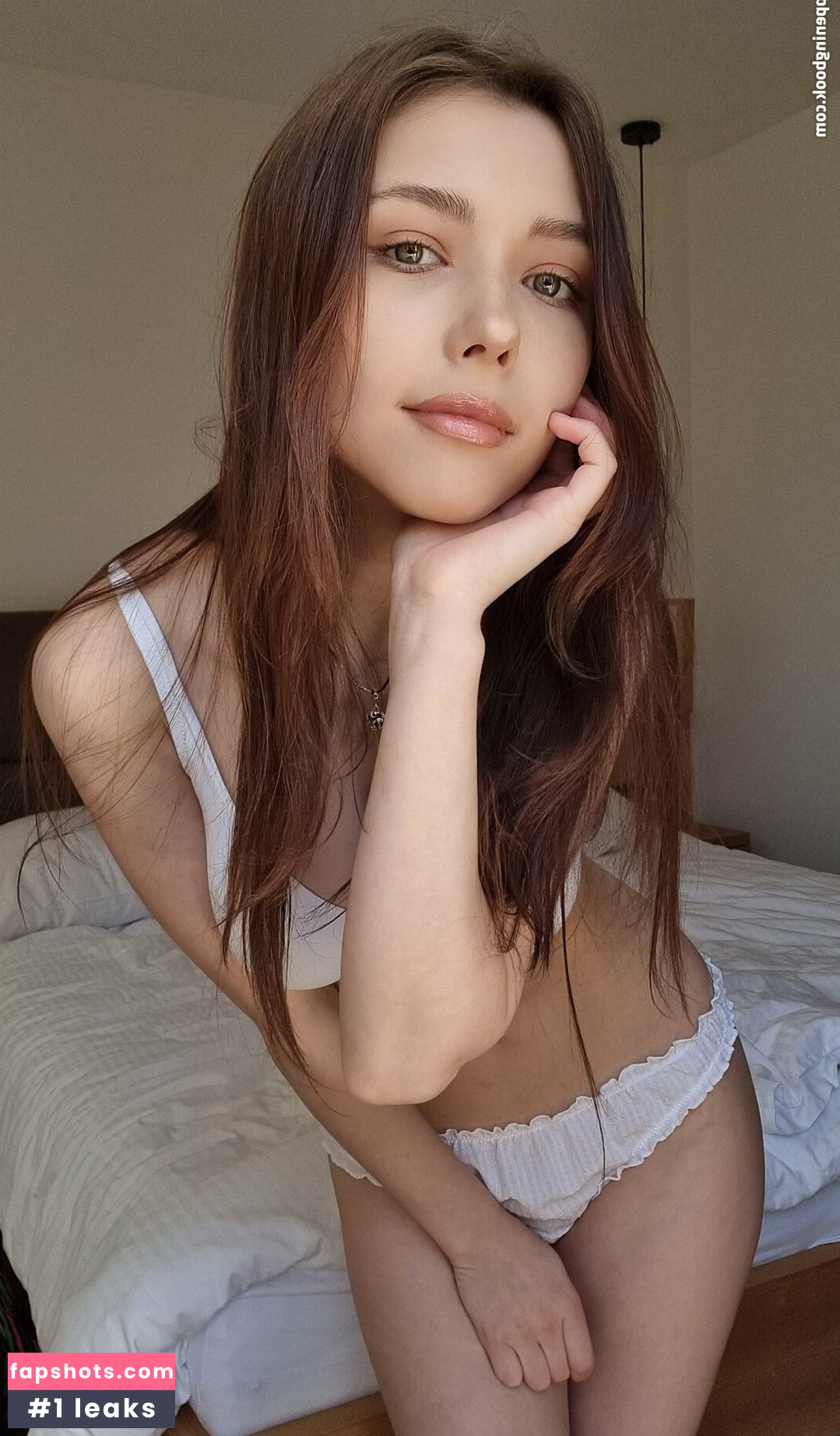 Mila Azul gallery photo #5571