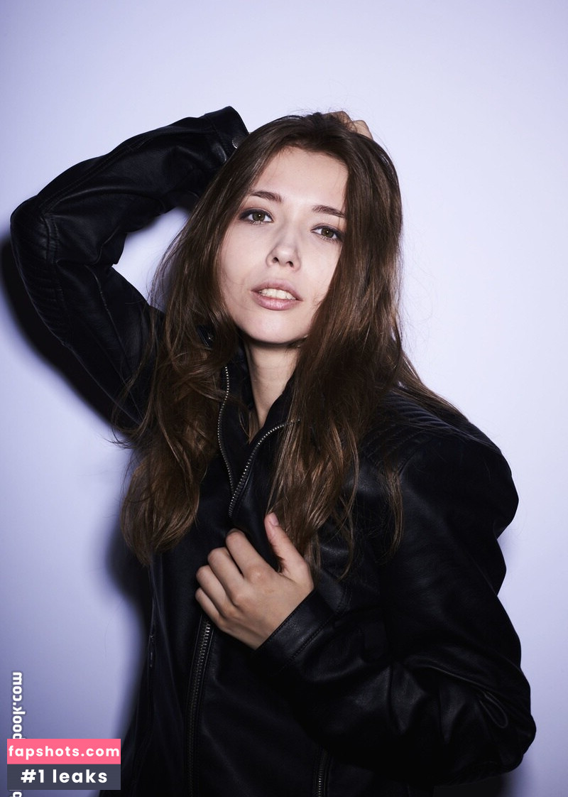 Mila Azul gallery photo #5922