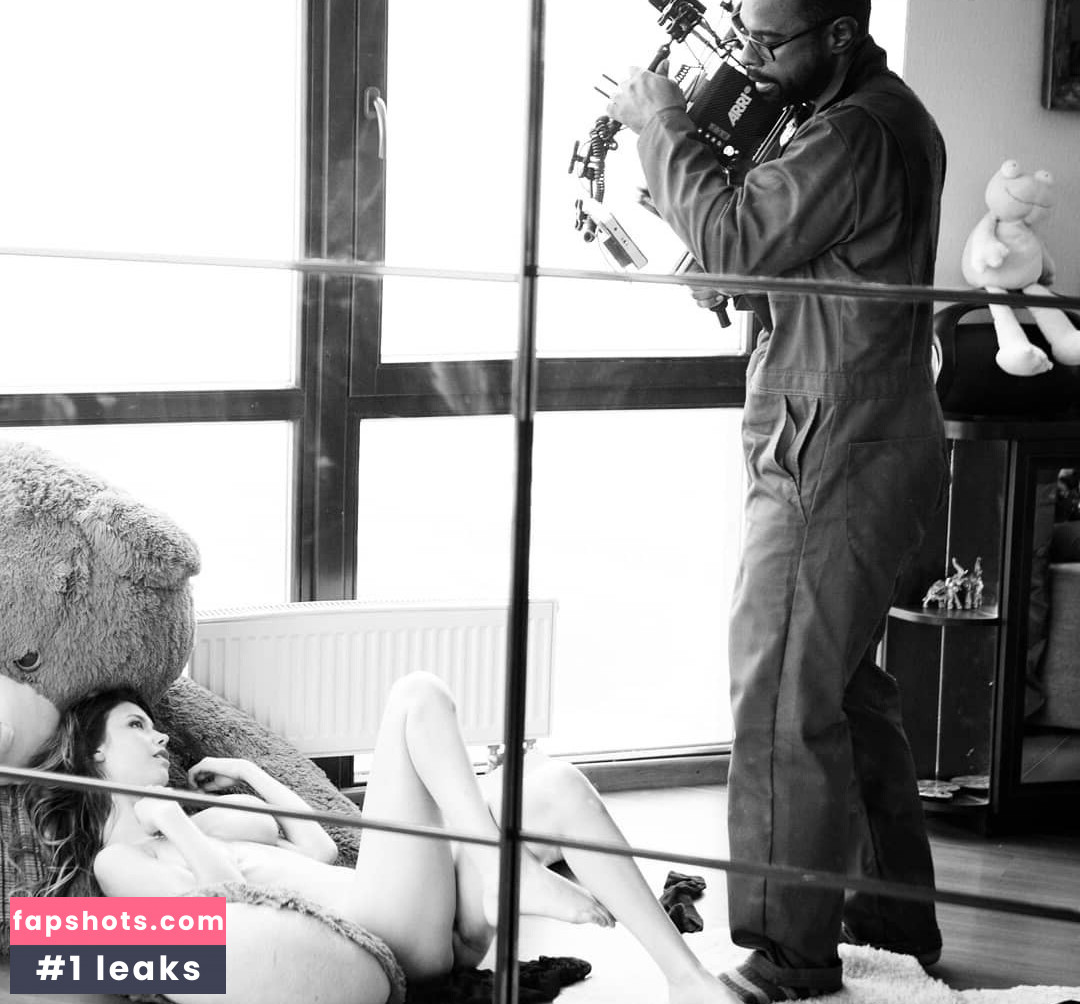 Mila Azul gallery photo #6902