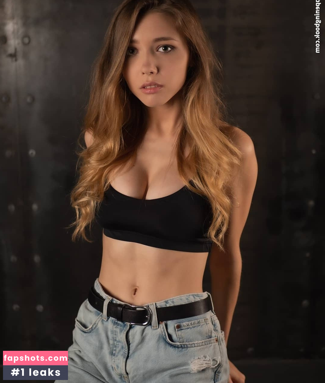 Mila Azul gallery photo #7017