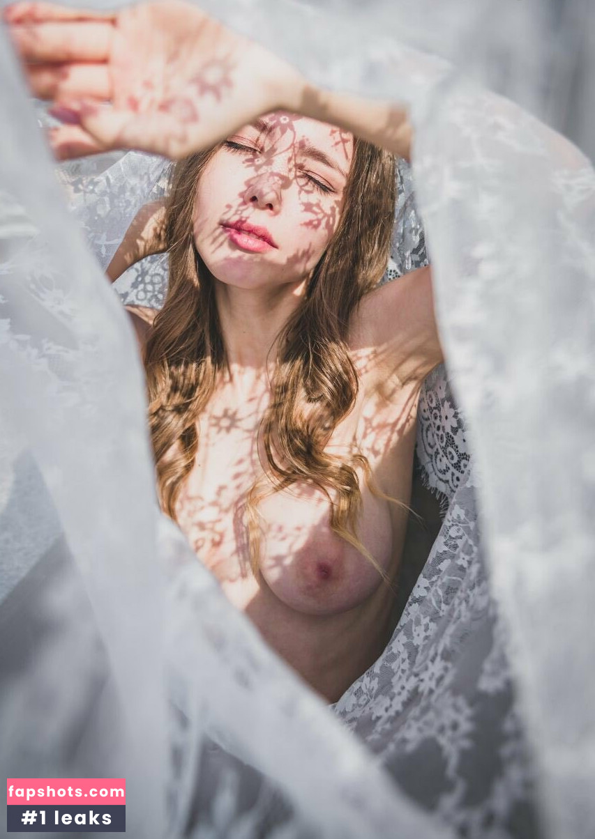 Mila Azul gallery photo #7021