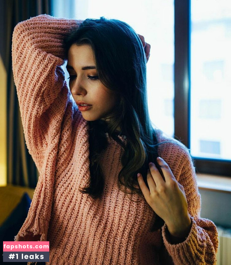 Mila Azul gallery photo #7023