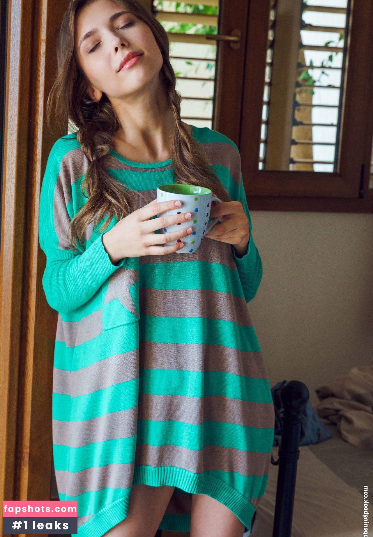 Mila Azul gallery photo #8082