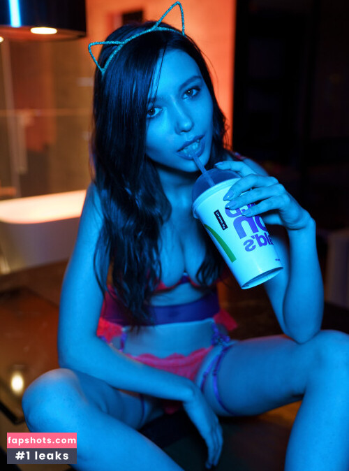 Mila Azul gallery photo #1547