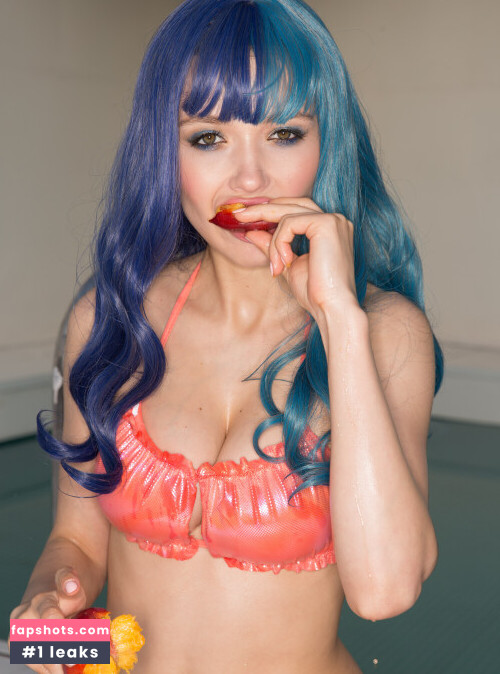 Mila Azul gallery photo #2040