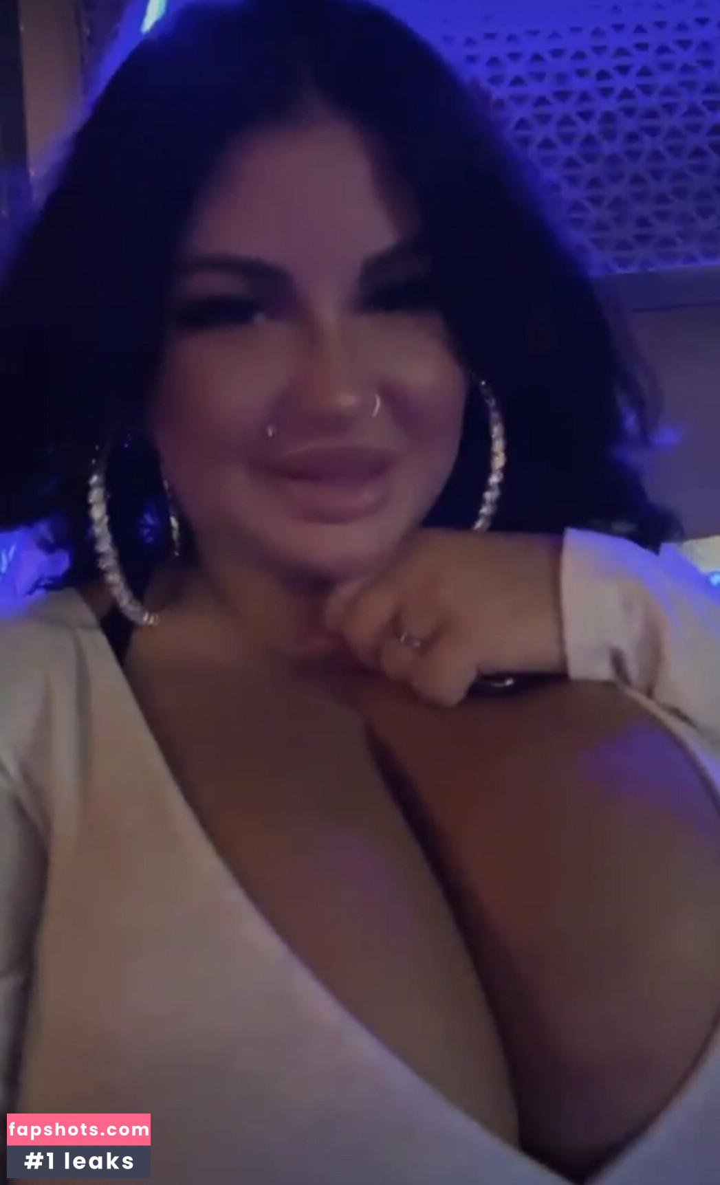 Mila Pink gallery photo #2