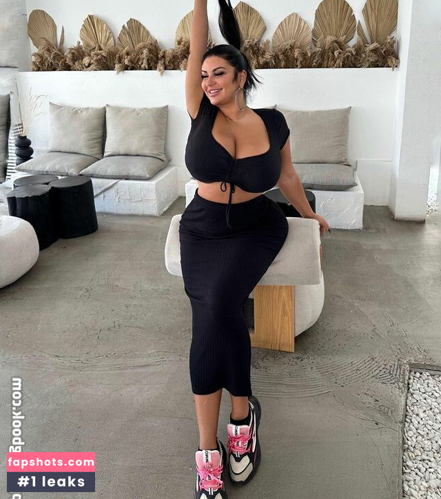 Mila Pink gallery photo #15