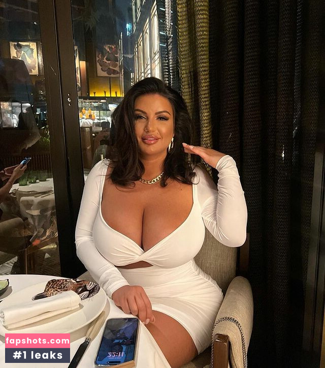 Mila Pink gallery photo #17