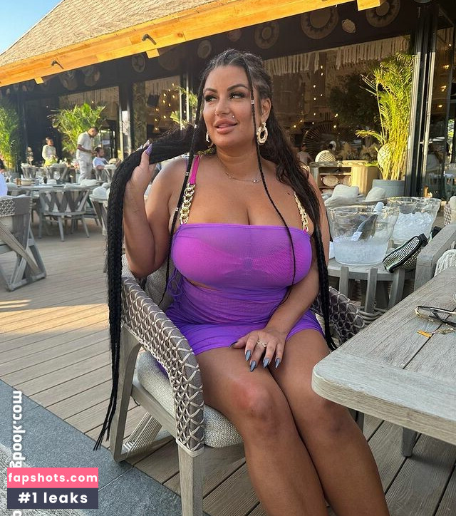 Mila Pink gallery photo #24