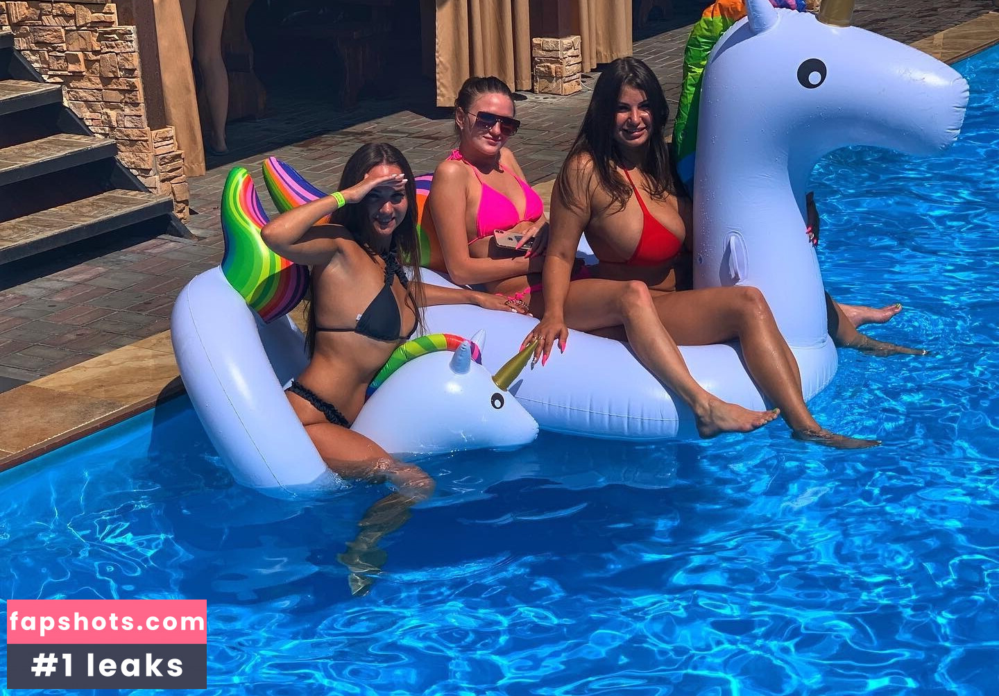 Mila Pink gallery photo #36