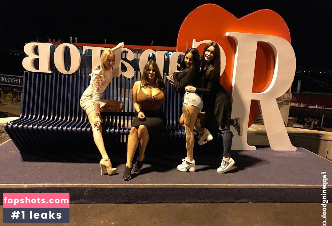 Mila Pink gallery photo #54