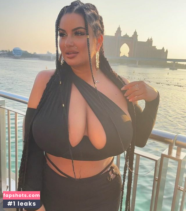 Mila Pink gallery photo #9