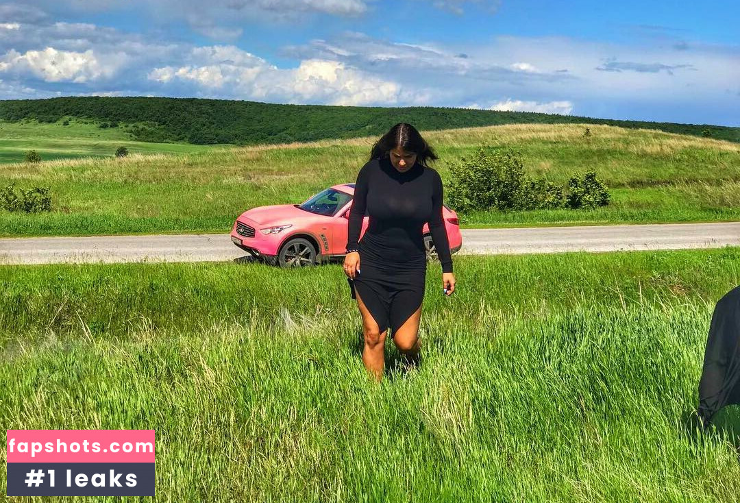 Mila Pink gallery photo #93