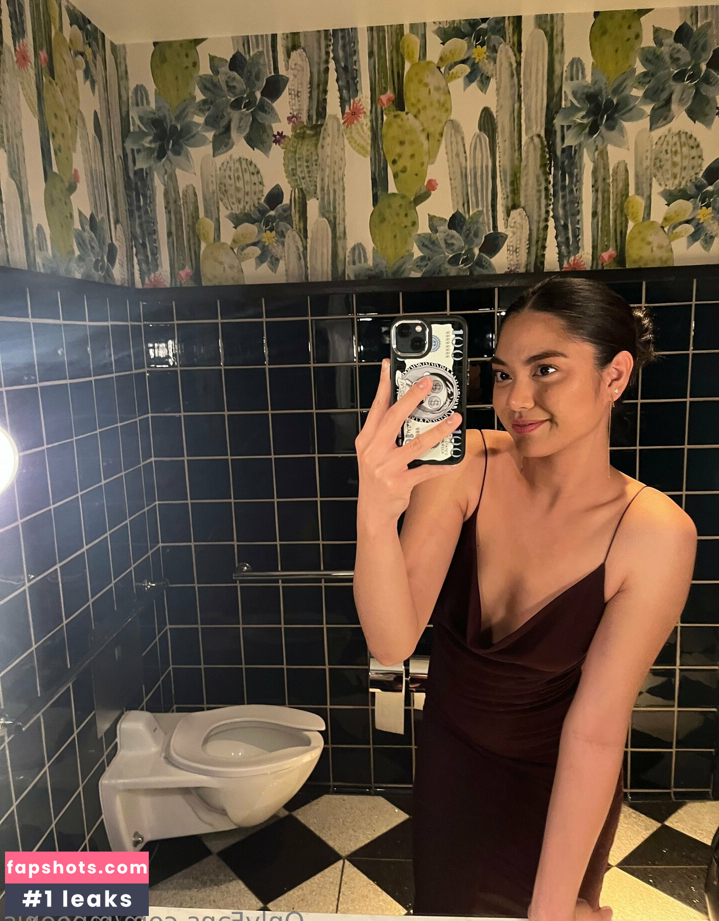 Mila Poonis gallery photo #2