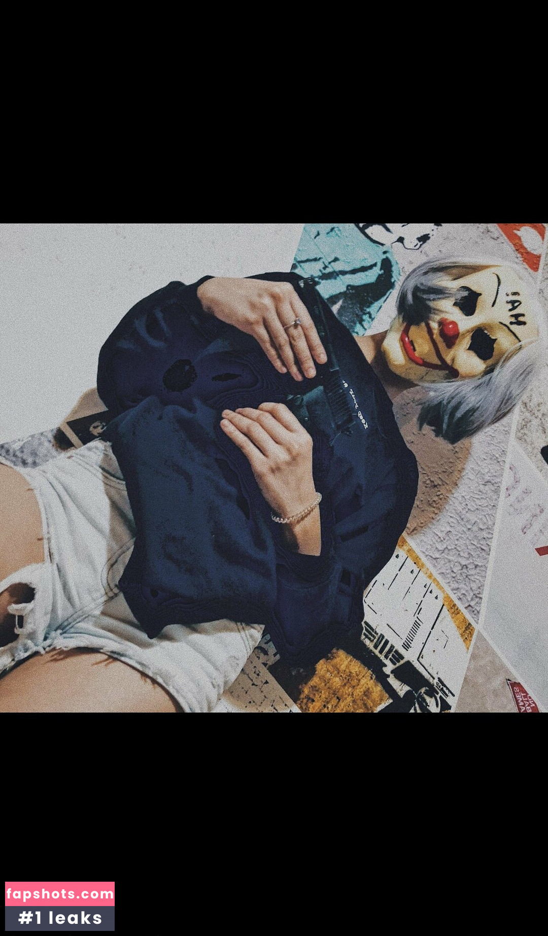 Mila Poonis gallery photo #23