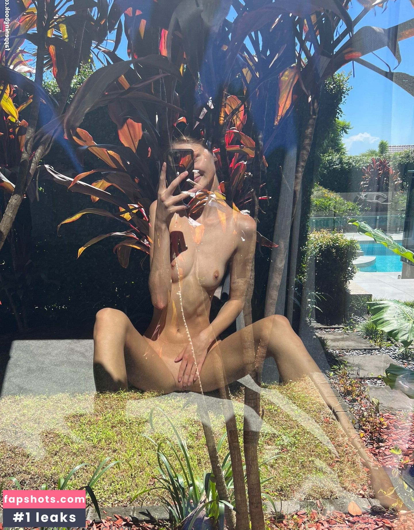 Mila Sobolov gallery photo #52