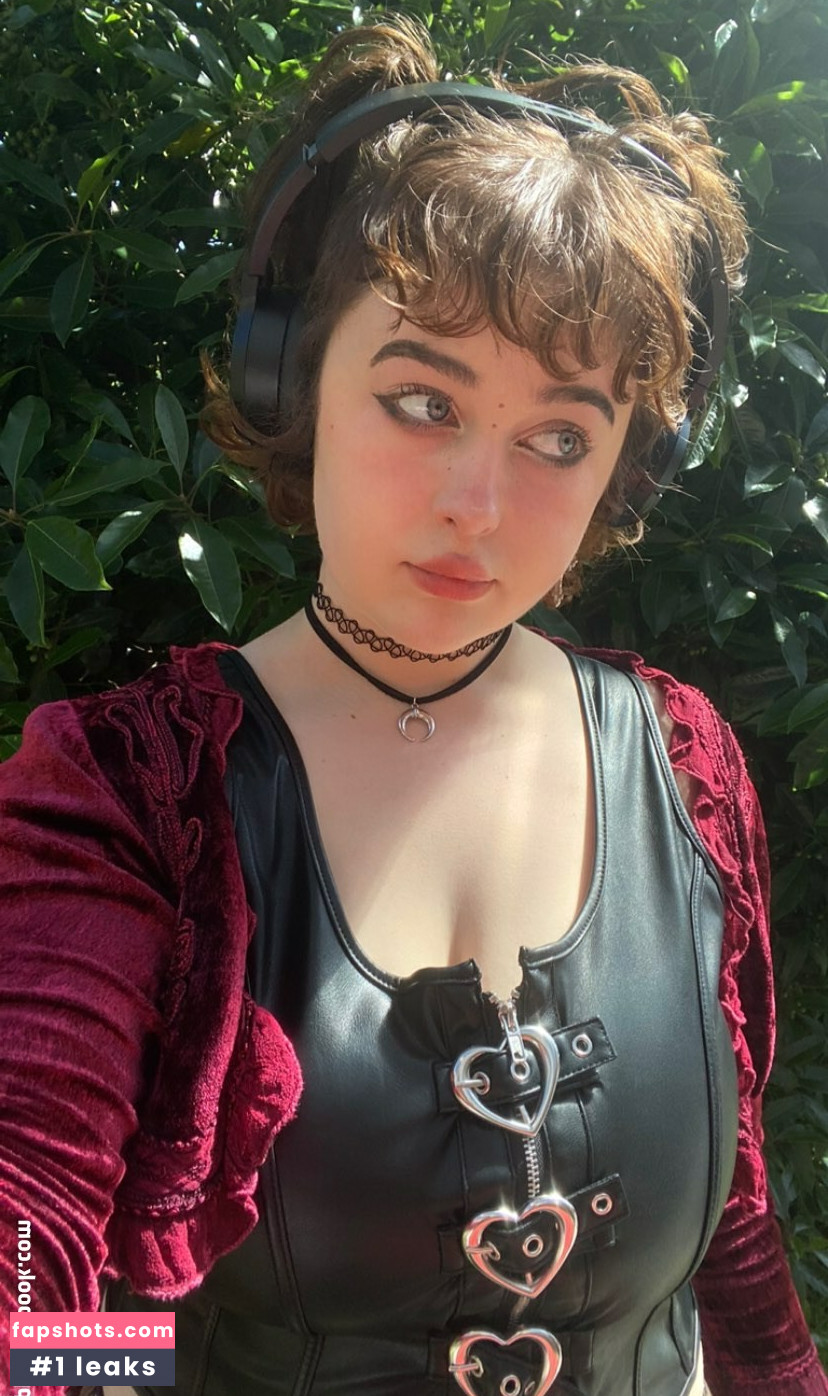 Milabloom nude babe gallery