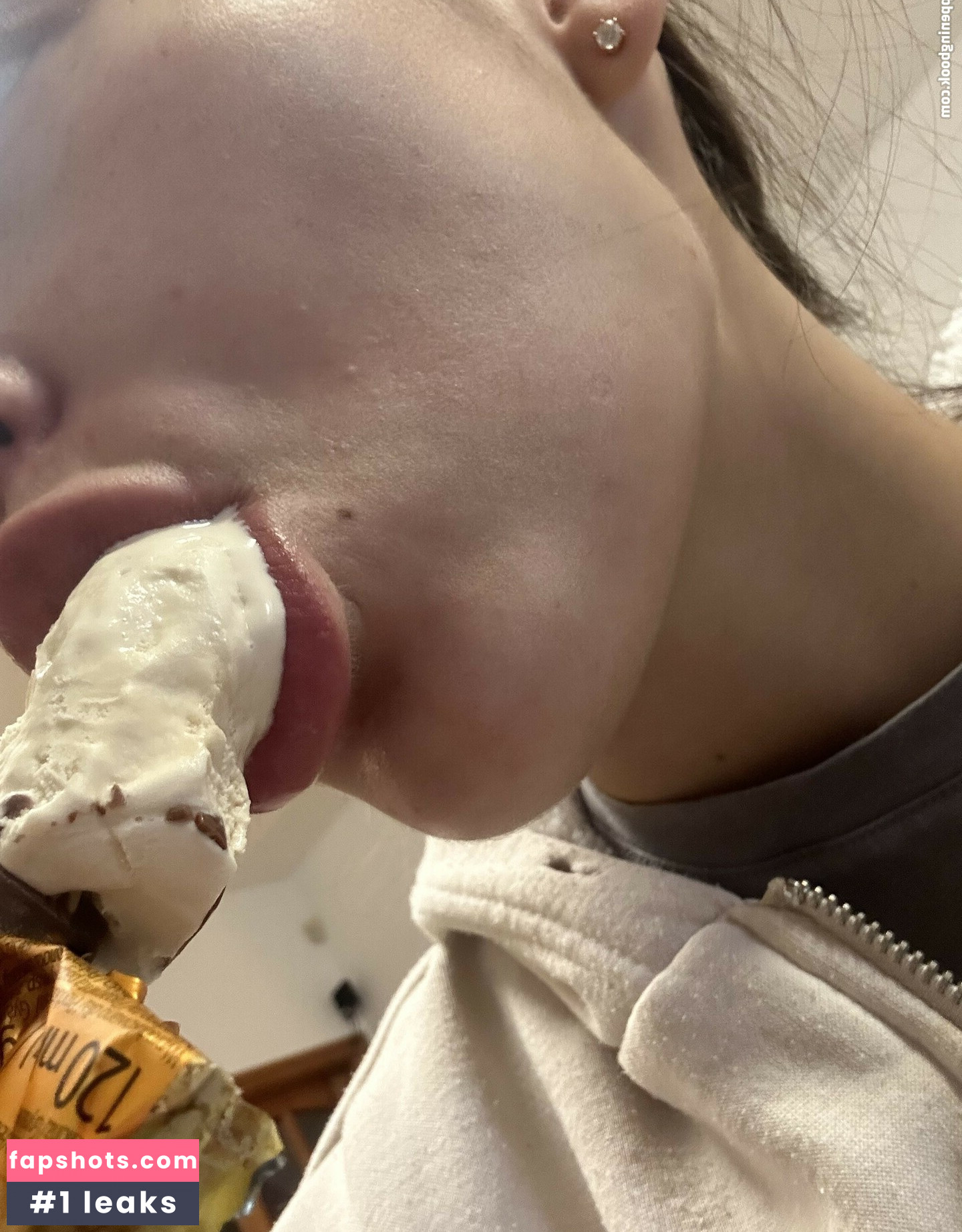 Milan Cheek gallery photo #41