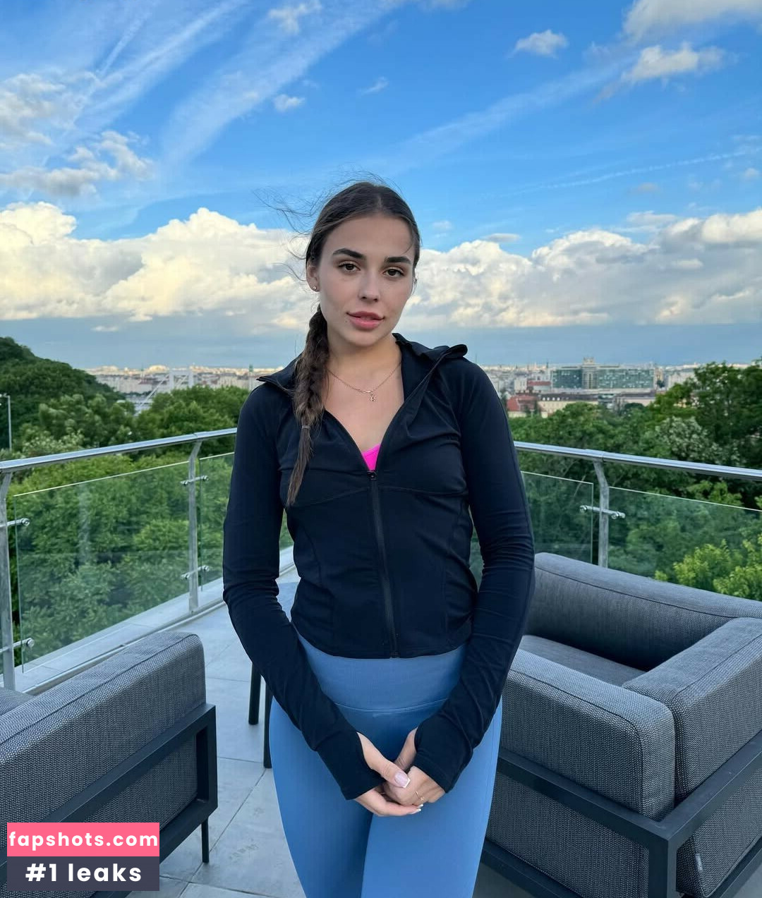 Milan Cheek gallery photo #43