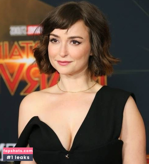 Milana Vayntrub gallery photo #134