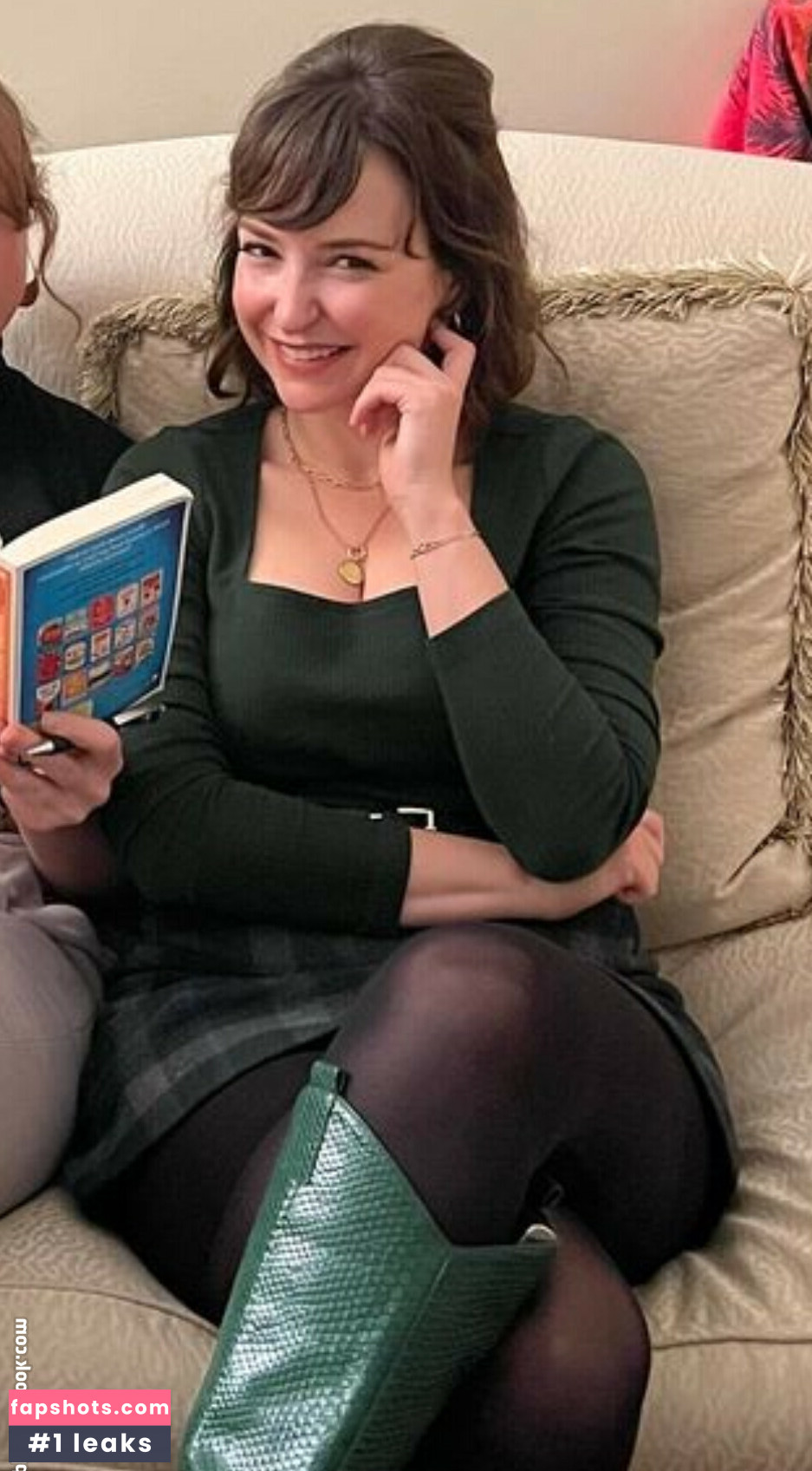 Milana Vayntrub gallery photo #201