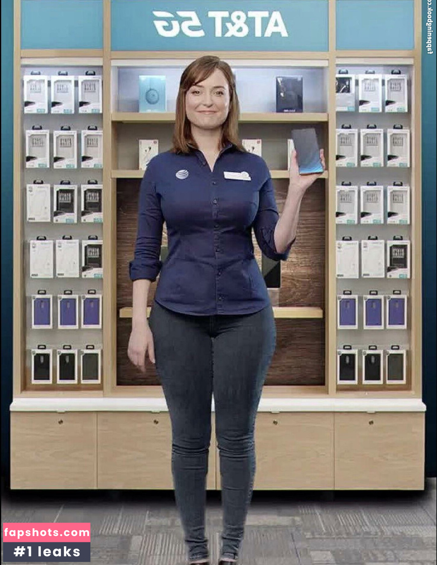 Milana Vayntrub gallery photo #202