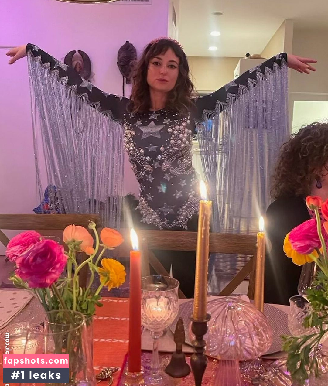 Milana Vayntrub gallery photo #207