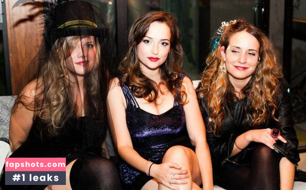 Milana Vayntrub gallery photo #257