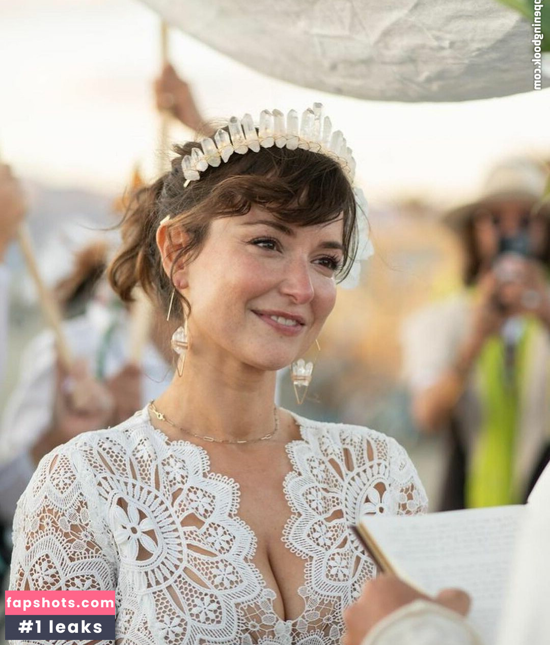 Milana Vayntrub gallery photo #266