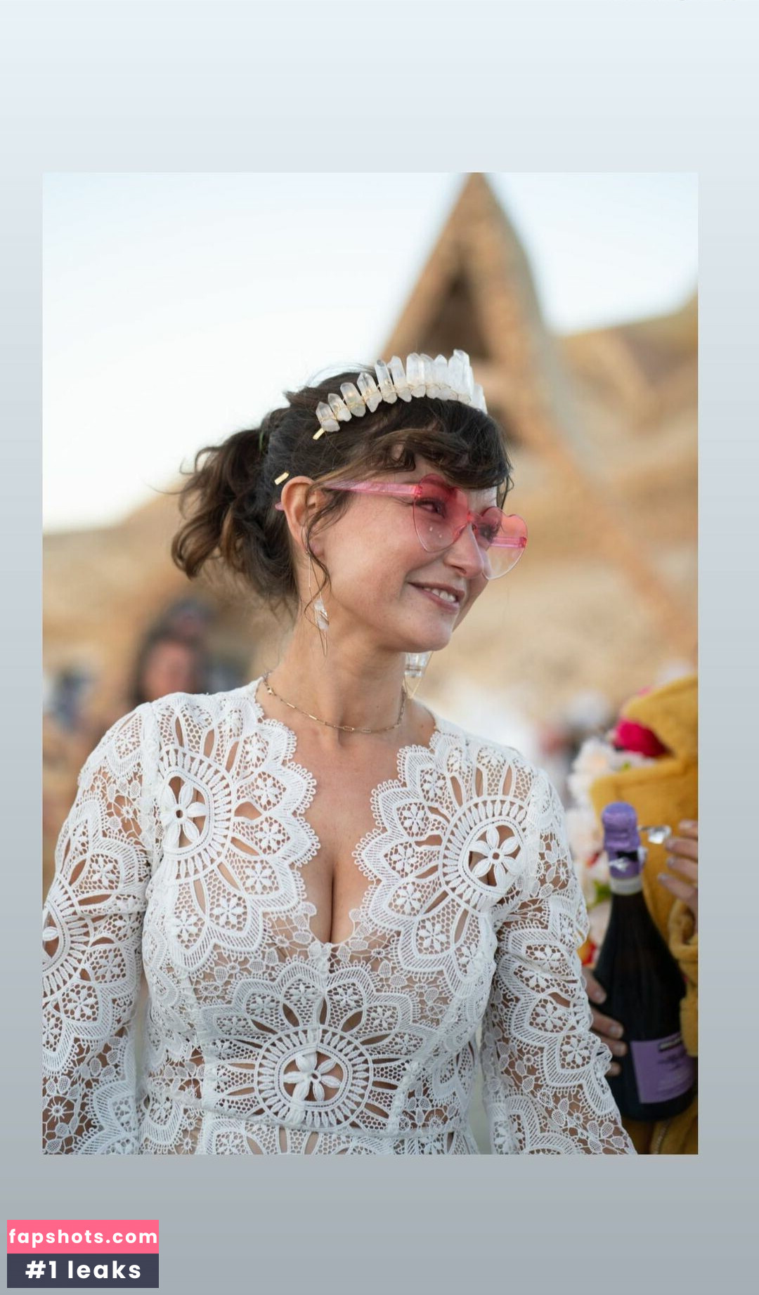 Milana Vayntrub gallery photo #268