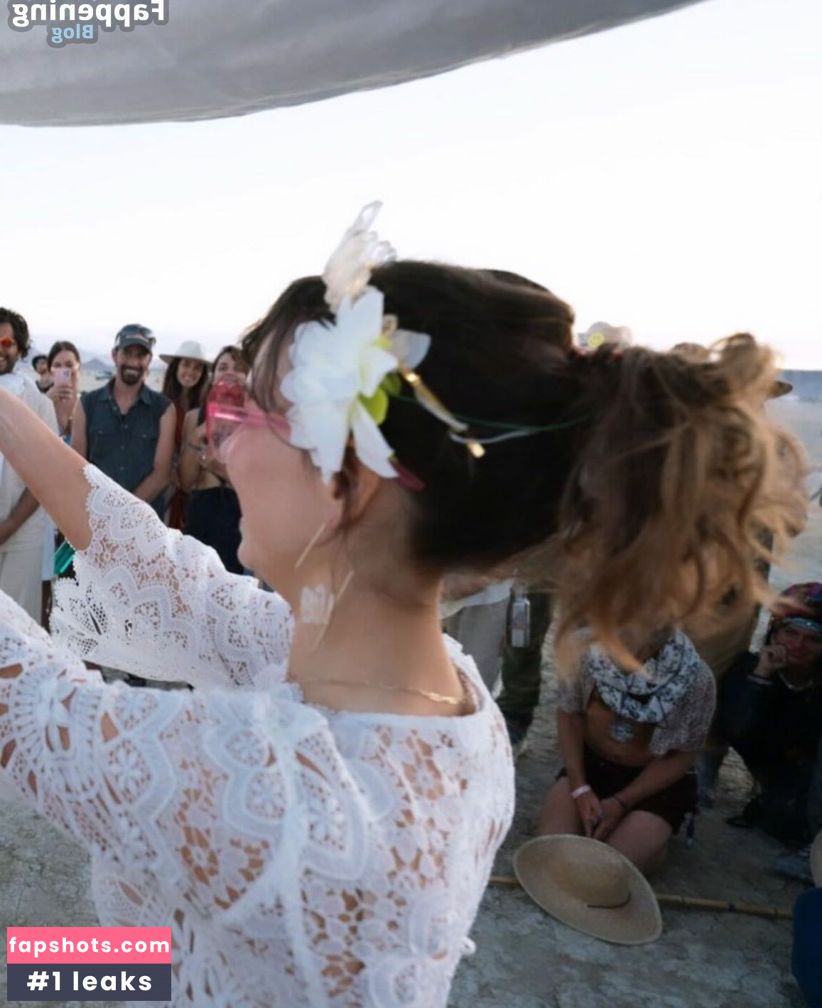 Milana Vayntrub gallery photo #269