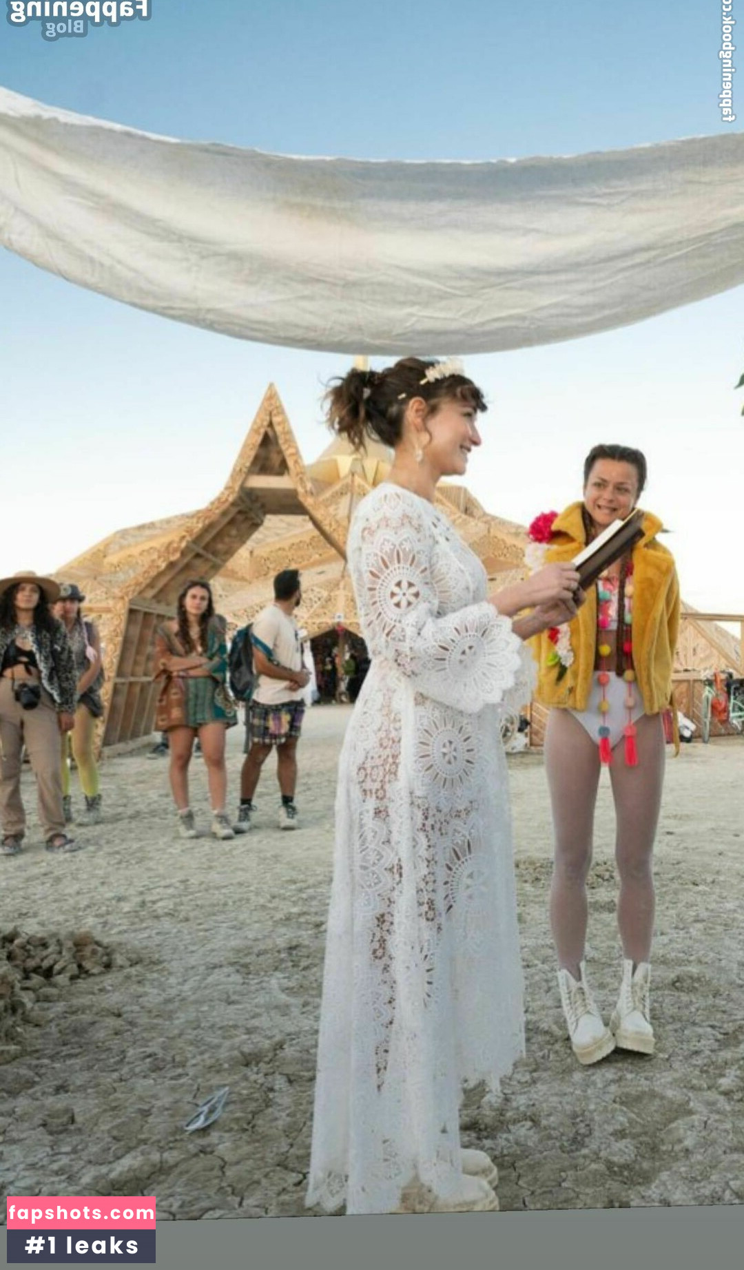 Milana Vayntrub gallery photo #270