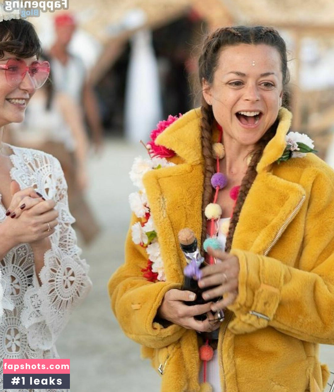 Milana Vayntrub gallery photo #277