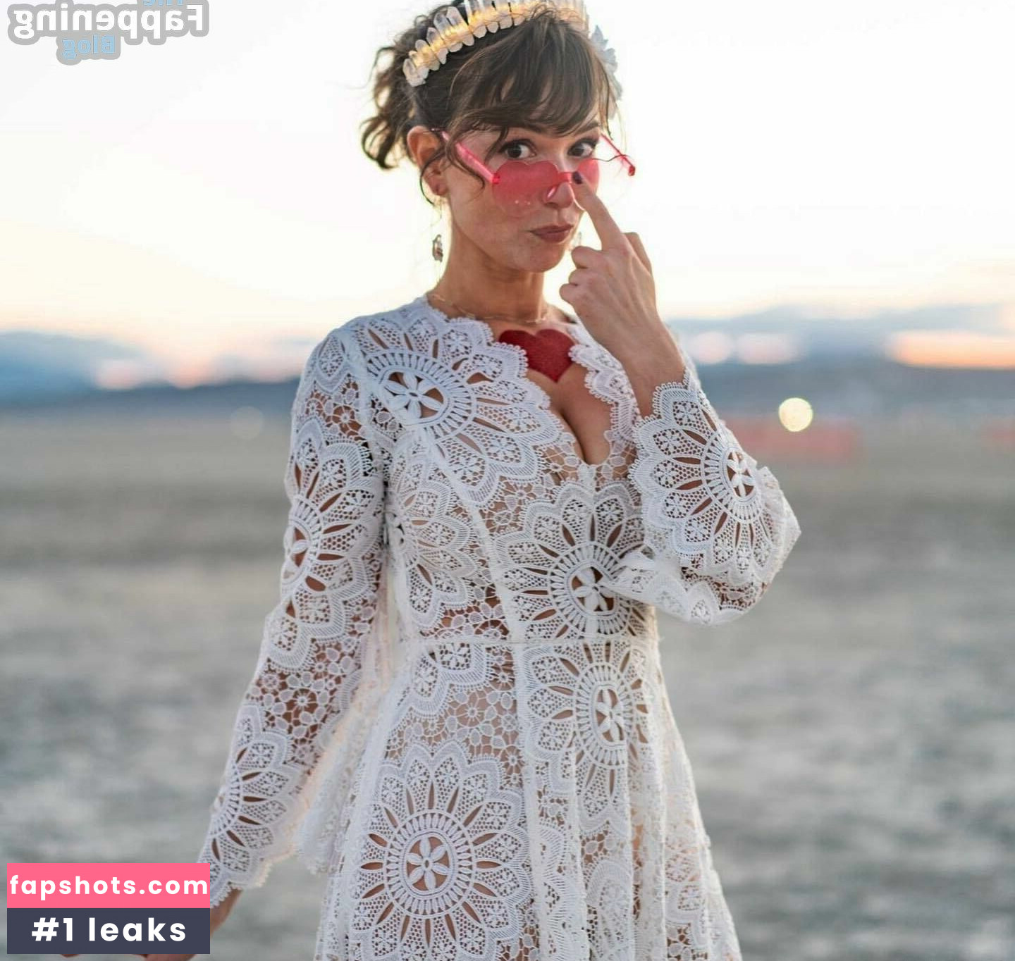 Milana Vayntrub gallery photo #281