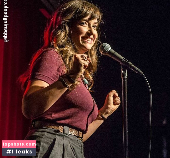 Milana Vayntrub gallery photo #284