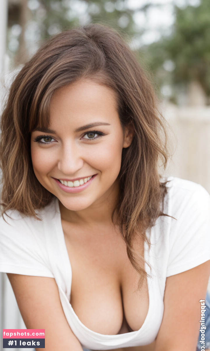 Milana Vayntrub gallery photo #316