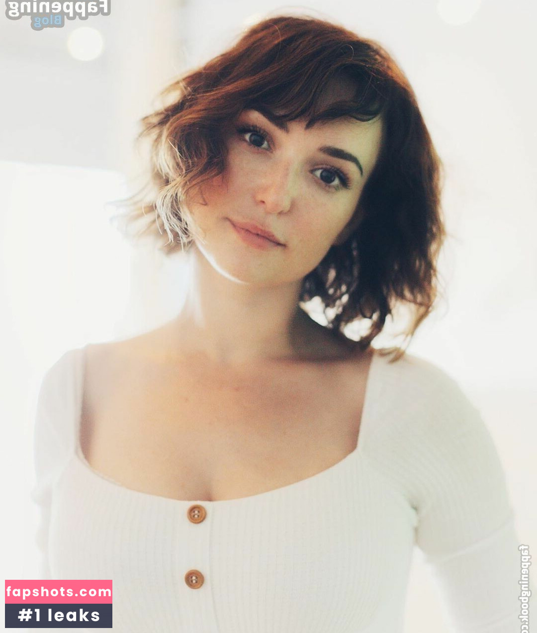 Milana Vayntrub gallery photo #345