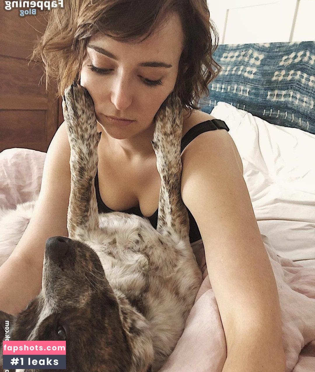 Milana Vayntrub gallery photo #349